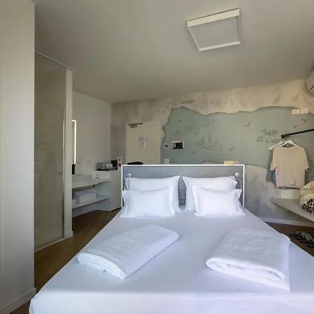 Hi Torbole - Pool & Hotel Torbole Sul Garda