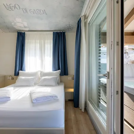 Hi Torbole - Pool & Hotel 3*