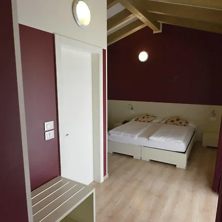 Hi Torbole - Pool & Hotel Torbole Sul Garda
